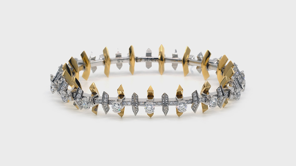 America's Biggest Jewelry Show Was  Dominated by Gold This Year